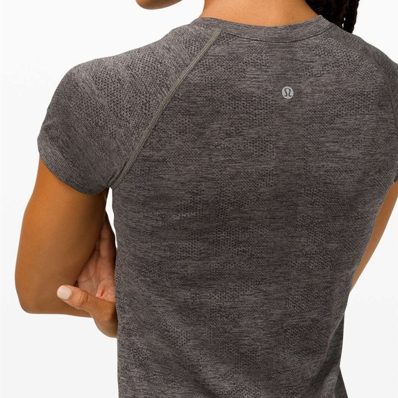 Lululemon Swiftly Tech Short Sleeve 2.0 Sage Size 6 - Picture 2 of 7